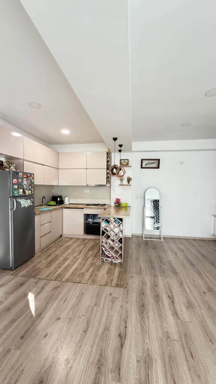 Продаётся 4-комнатная квартира, Тбилиси — $138,000