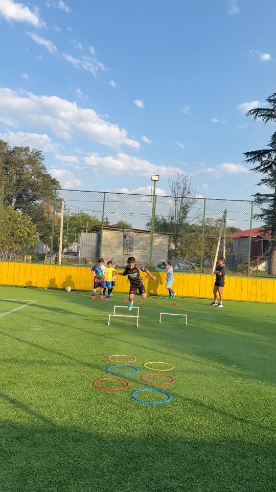 Եվ նայեք, մենք էլ վերադառնում ենք 🎉⚽️❤️ փոքրիկ
