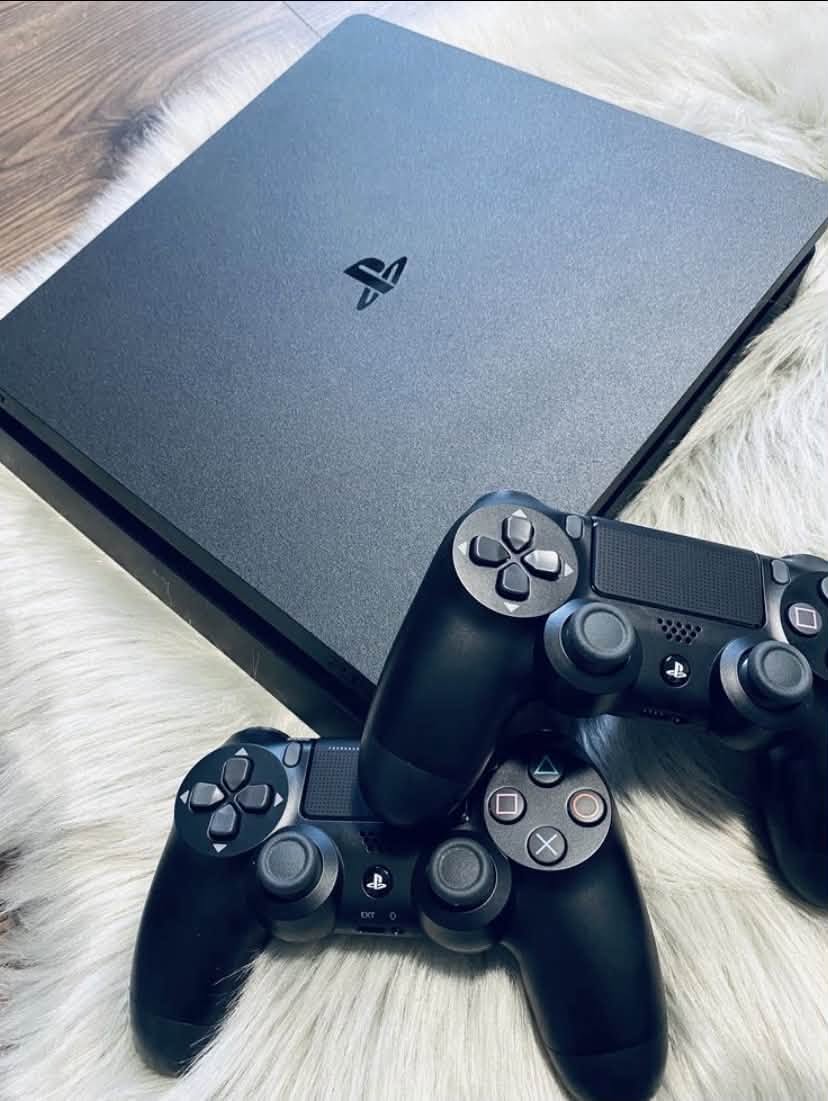 Срочно ‼️ Продается playstation 4 slim
