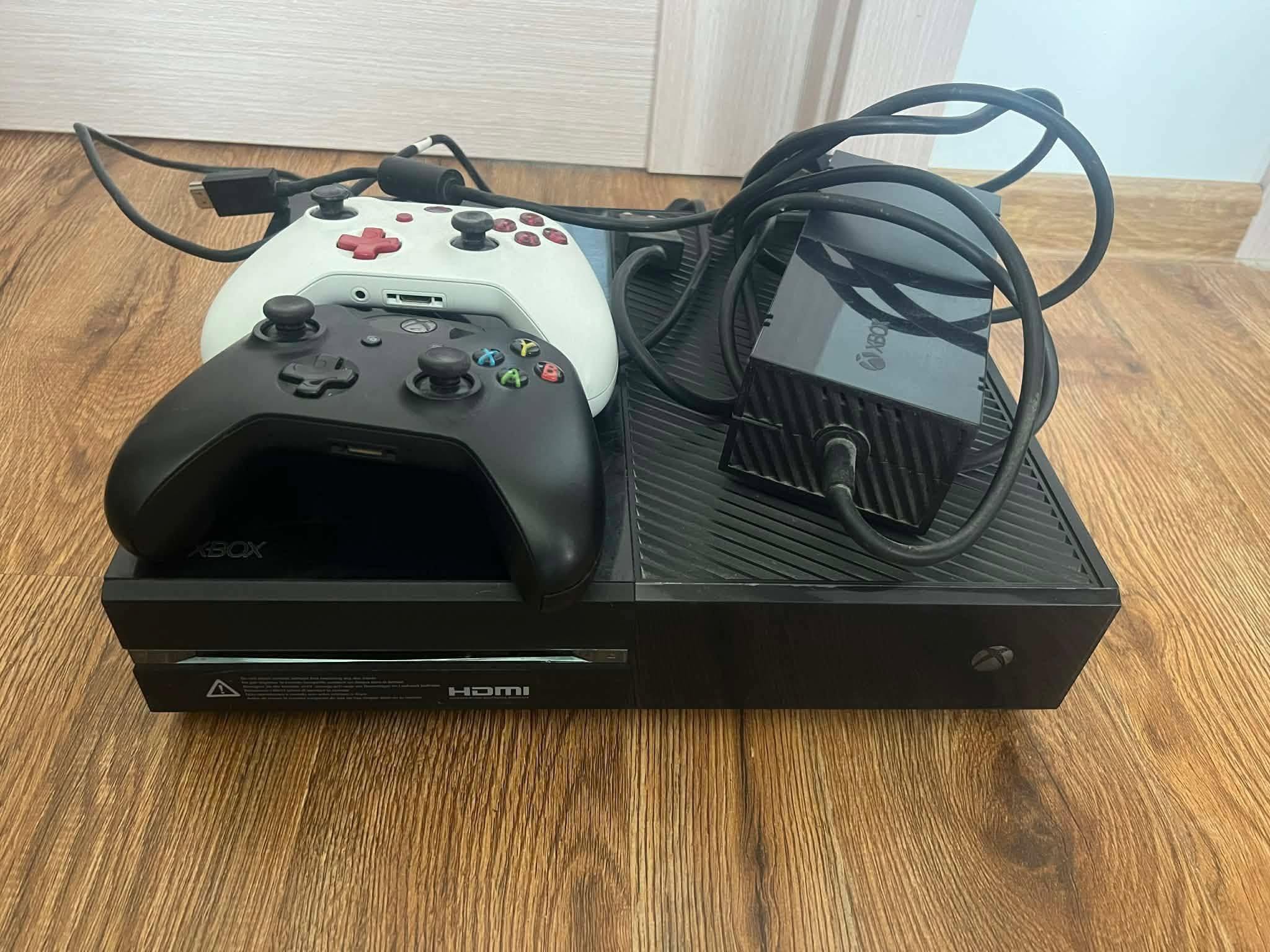 Satılır xbox one, 2 ədəd kontroller daxildir