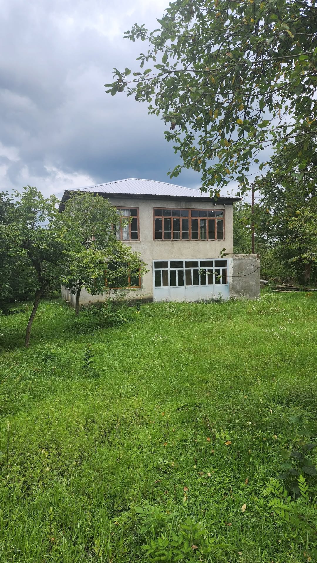 Ozurgetidə Sof Dvabzuşidə iki mərtəbəli ev satılır — 25,000$