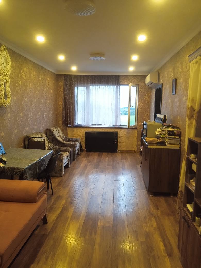 Продается трехкомнатная квартира, Кутаиси, Автозавод, Месхи