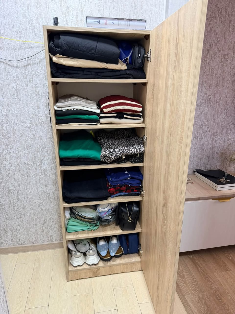 Tünd türküaž vəhşi pərdəsi