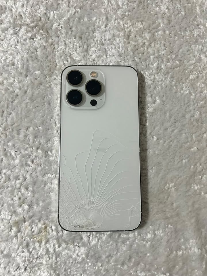iPhone 13 Pro 256GB, 93% battery