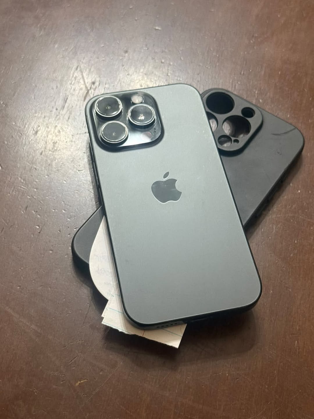 iPhone 16 Pro, ბატარეა 90%