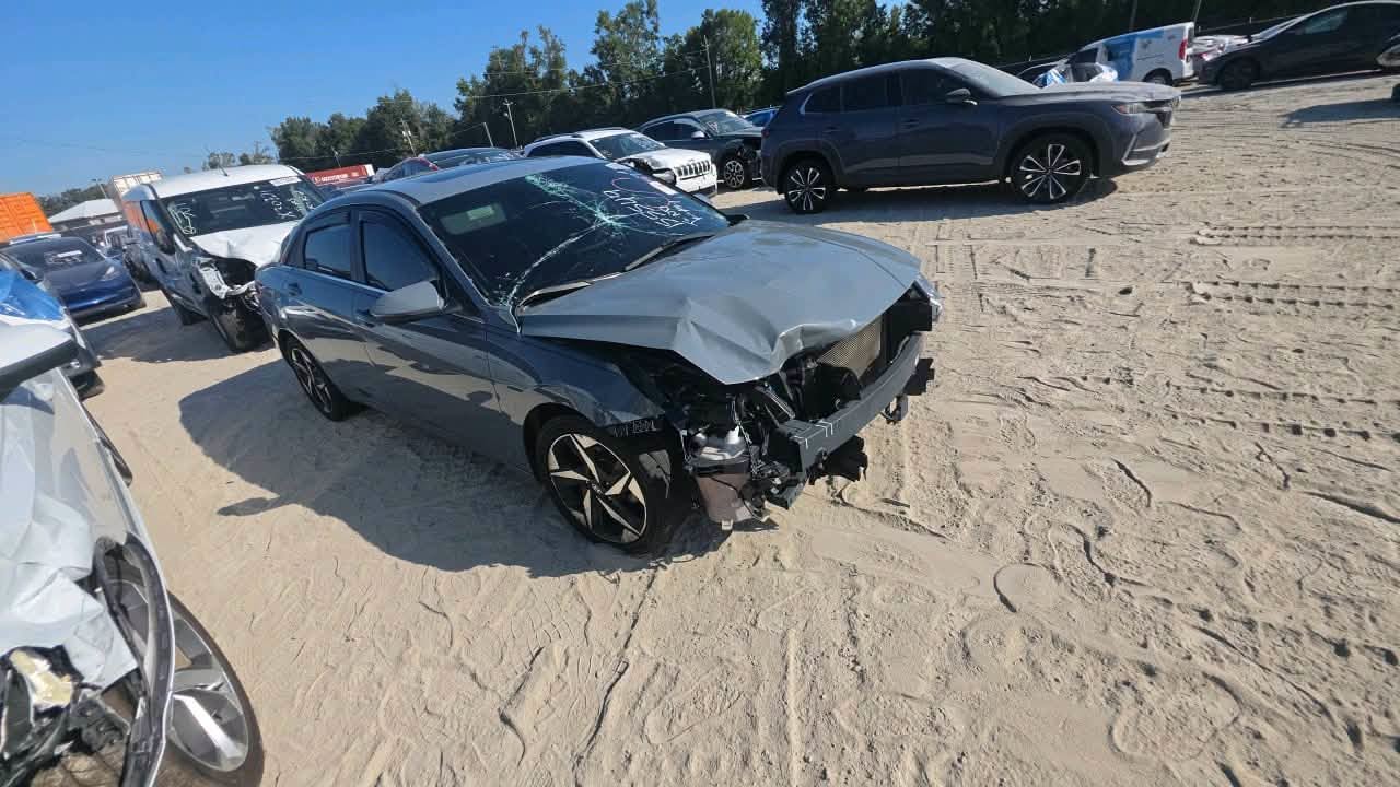Hyundai Elantra 2021