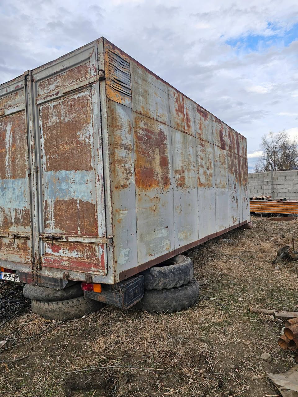 Hər üçü Axalcixe, 2005, 6500$