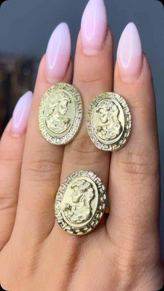 Cameo rings, with color preservation