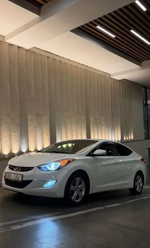 Hyundai Elantra 2013