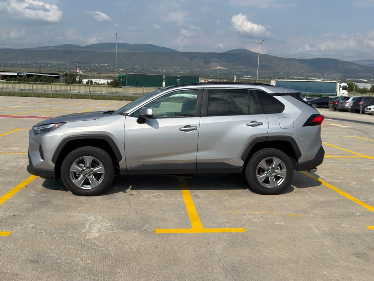 Toyota RAV4 2025 — 19,500$