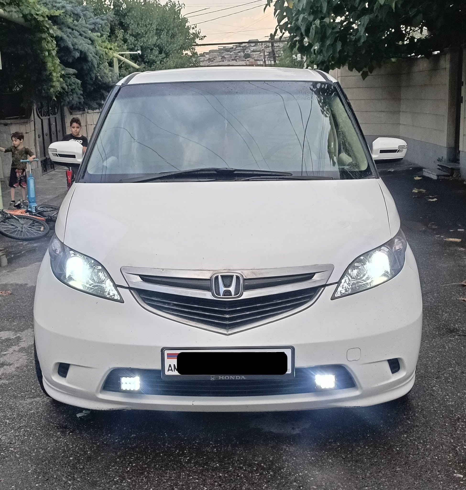 Honda Elysion 2004 — 7,400$