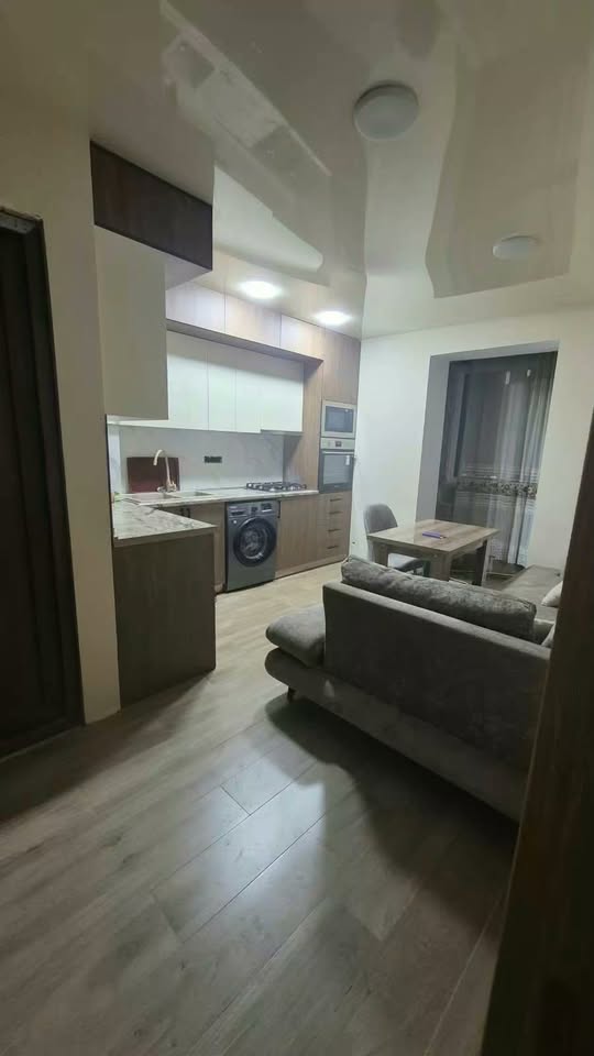 1 oda dairenin satışı, Tiflis - $68,000