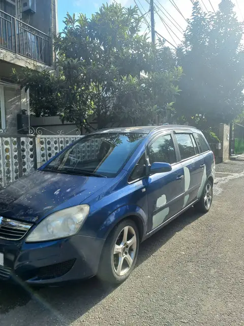 Selling urgently, details on WhatsApp