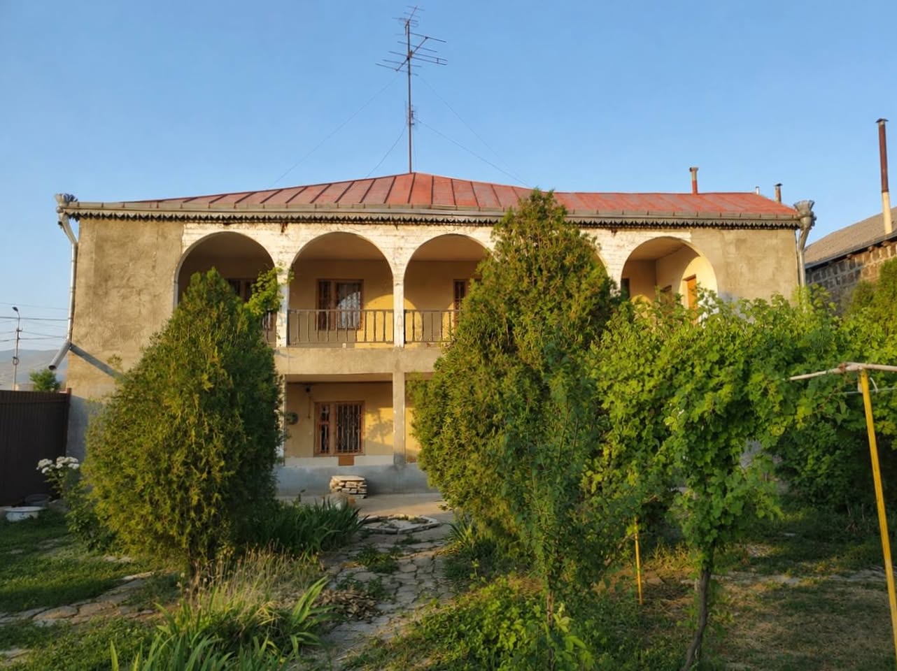 A two-story large private house is for sale 1985 - $250,000