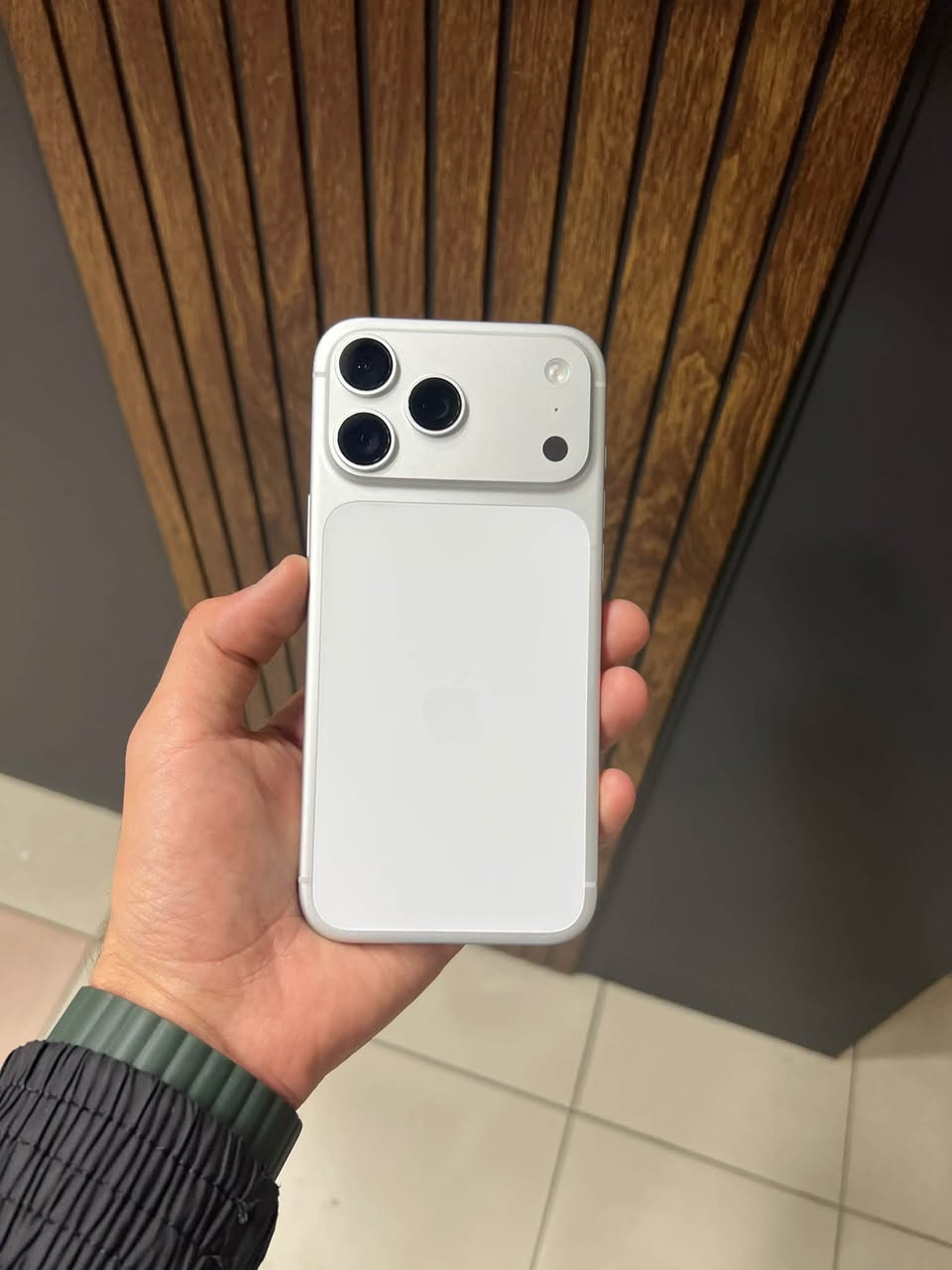 iPhone 17 Pro Max 512GB silver