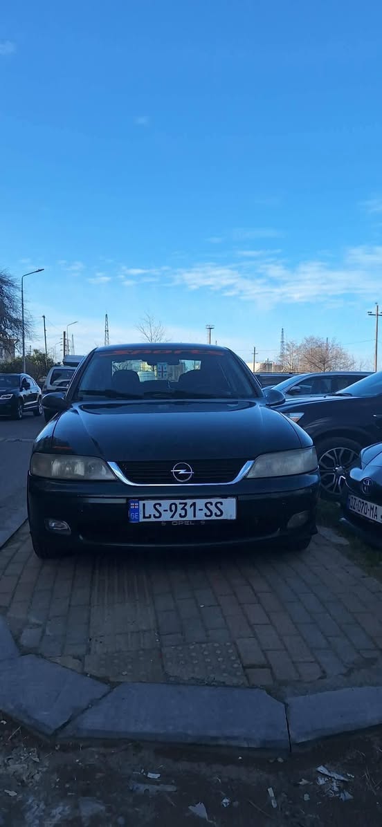 Vektura B 2.0 ტურბო დიზელი, 1999 წელი — 2,000$