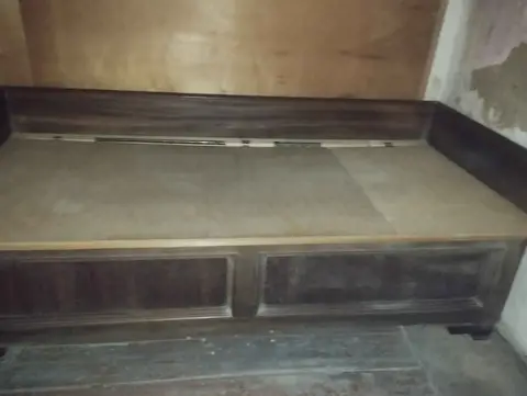 Eski, klasik stilin büyük ahşap - 50₾