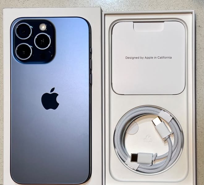 iPhone 15 Pro Max 256GB costs 1,650₾