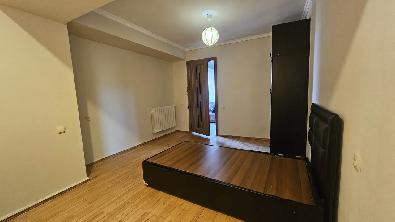 Продаётся 3-комнатная квартира, Тбилиси — $130,000