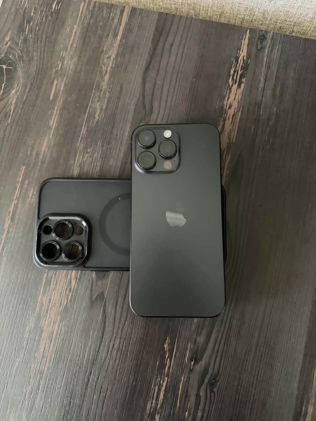 iPhone 16 Pro Max, 100% battery