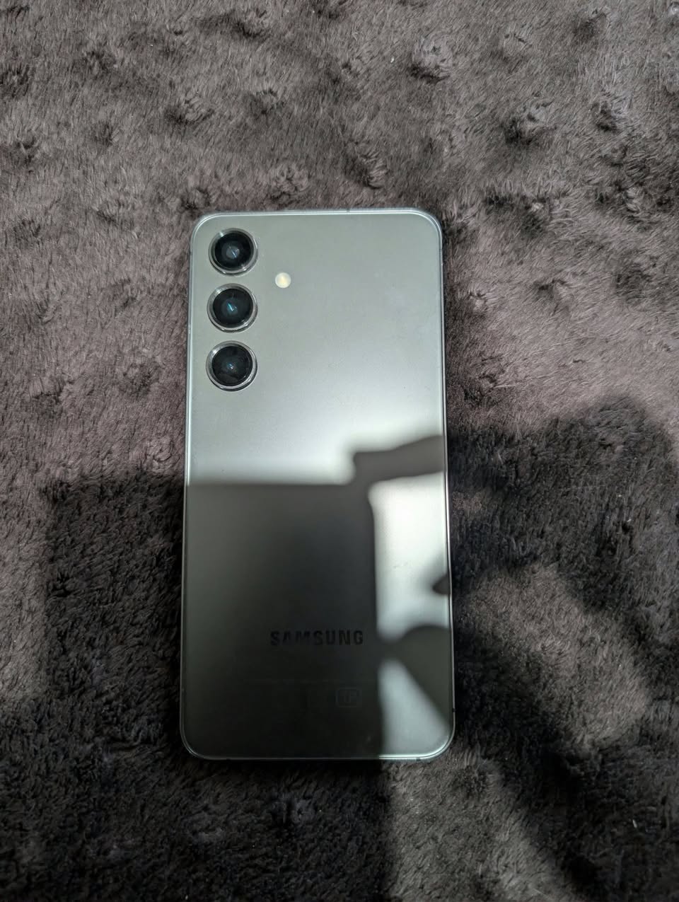 Samsung Galaxy S24, մոխրագույն