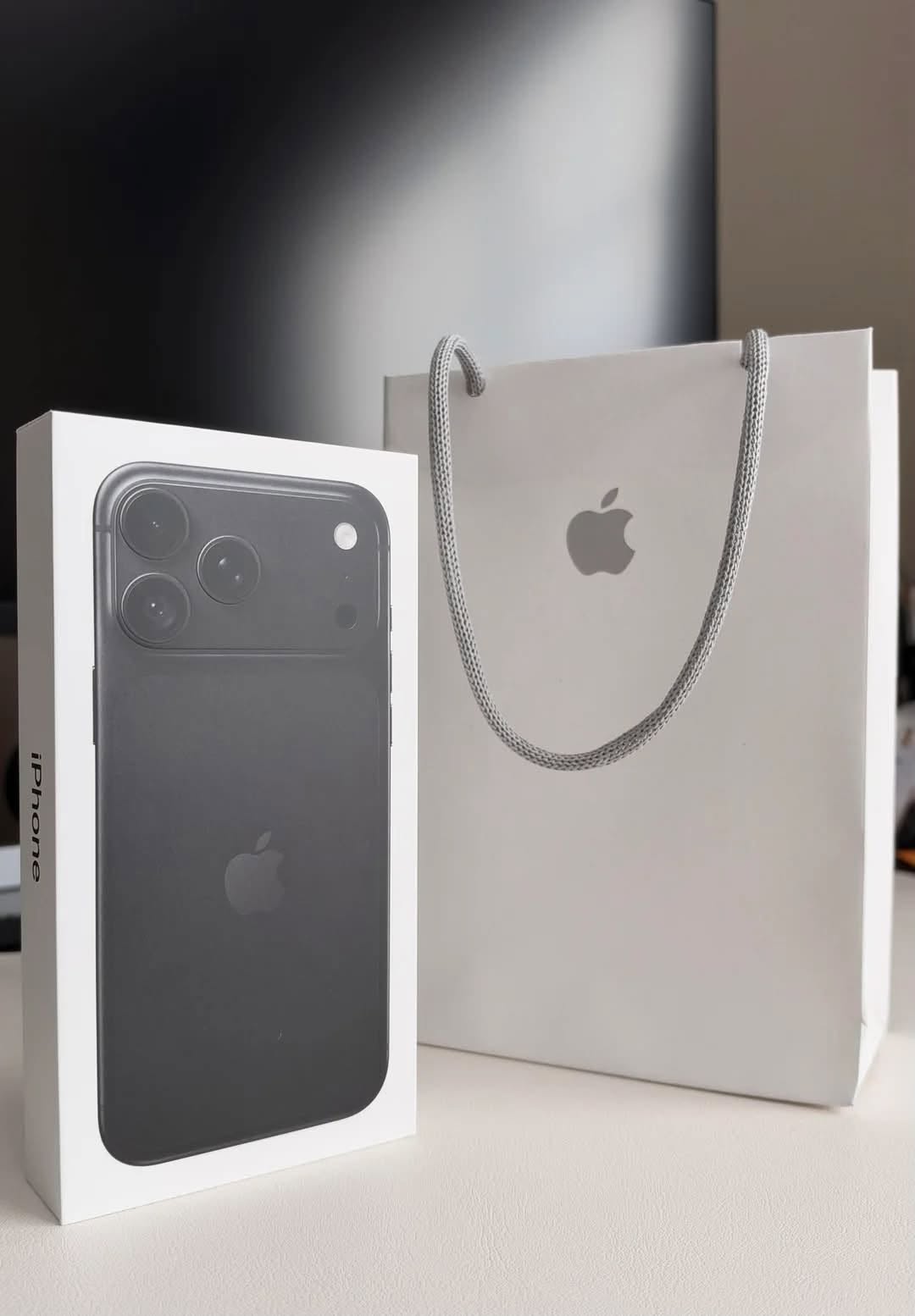 Yeni Amerikan IPhone 18 pro - 4,650₾ satıştadır