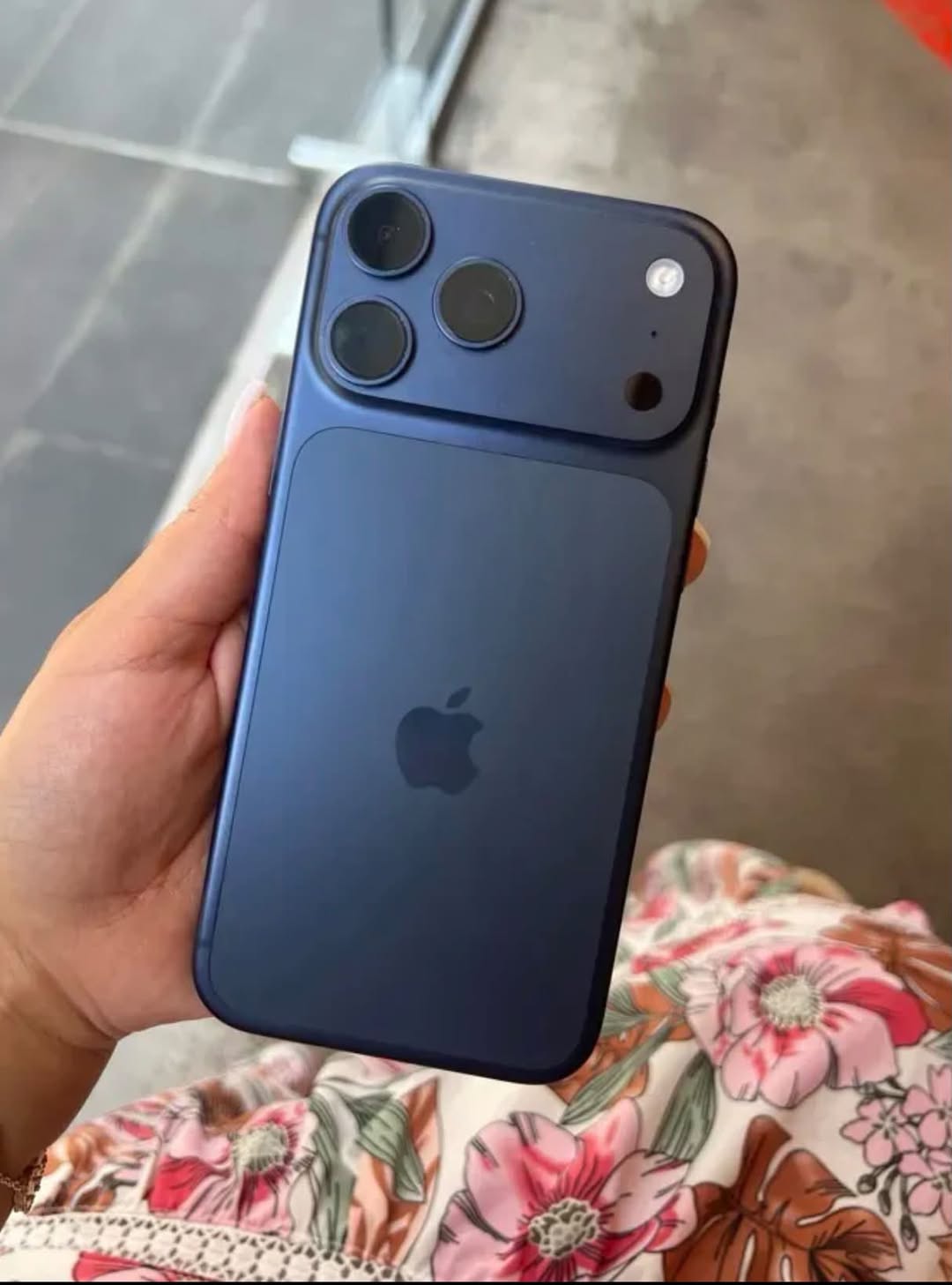iPhone 17 Pro Max 1TB, 94% battery