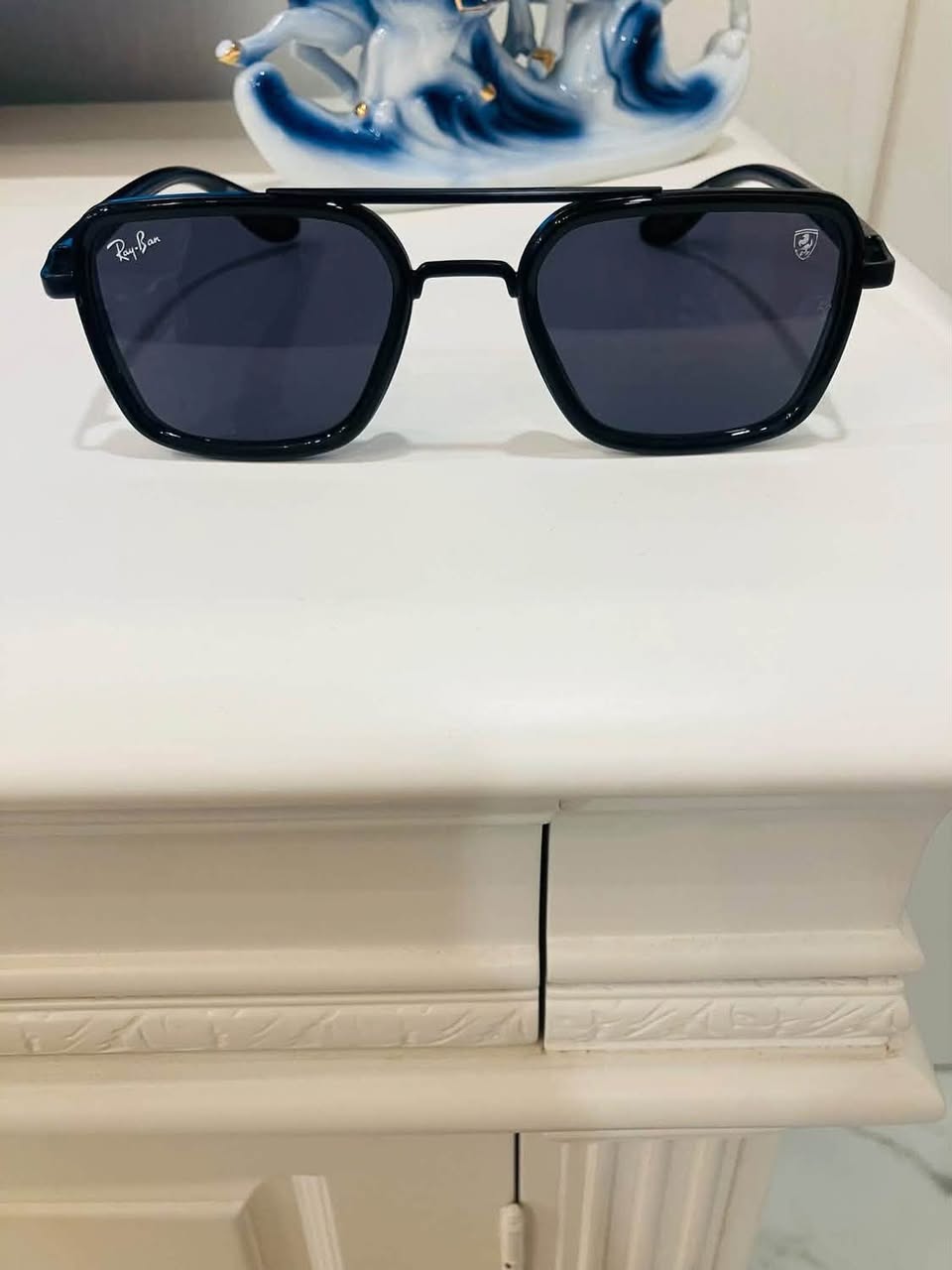 Ray-Ban erkek gözlüğü aslında İspanya'dan gönderiliyor