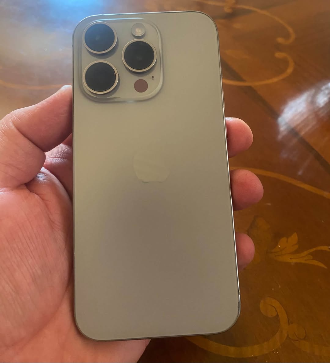 iPhone 15 Pro 128GB, 81% battery