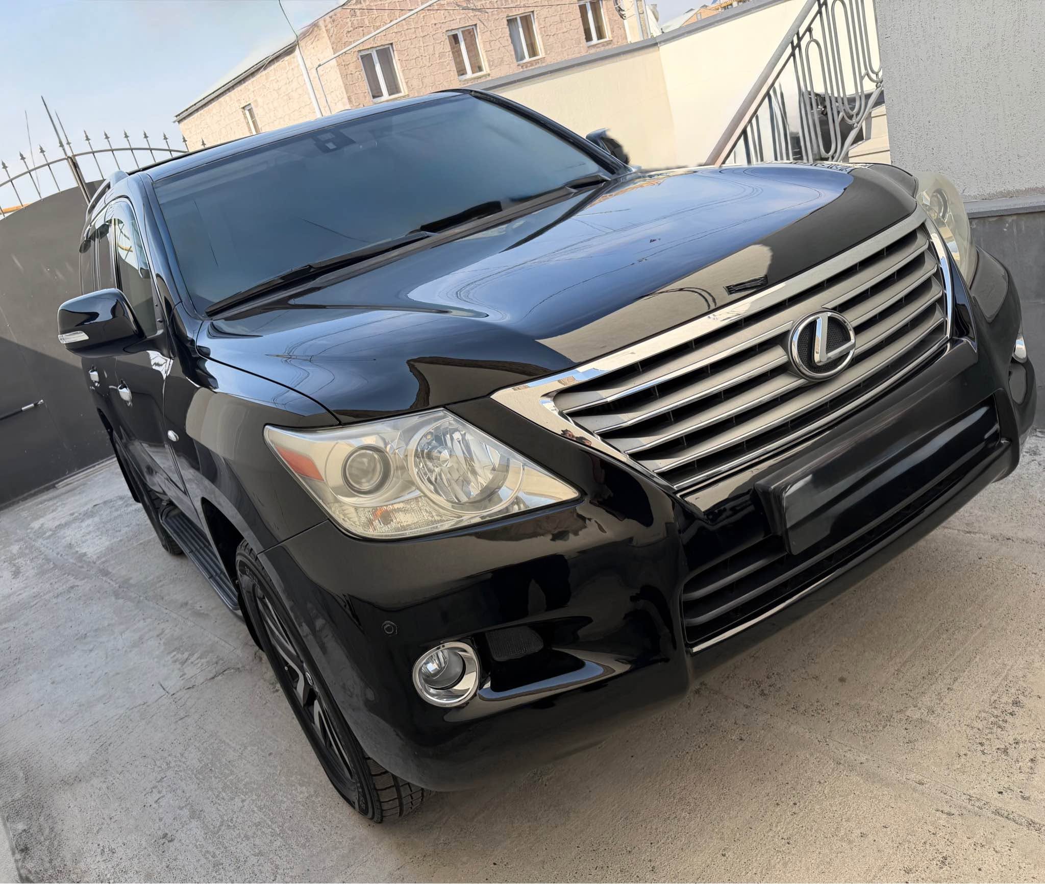 Lexus LX570 შავი SUV, გაცვლა Mercedes G-ზე