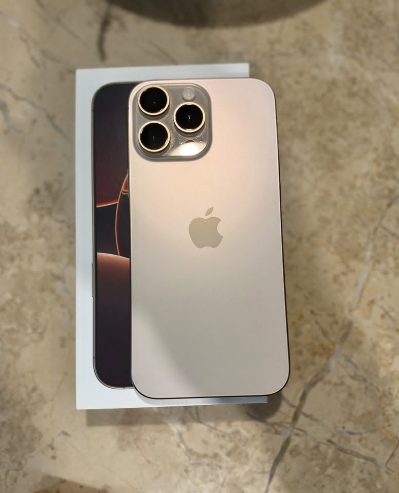 Amerikalı 16 pro max 256gb, çok 1900