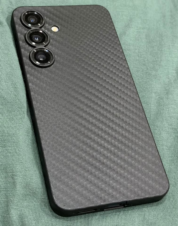 Samsung Galaxy S25, заменен экран