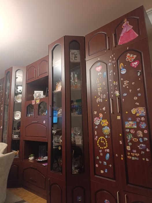 Wall unit cabinet, undamaged, 500 GEL