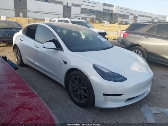 Tesla Model 3 ավտոմեքենան գտնվում է Ամերիկայում