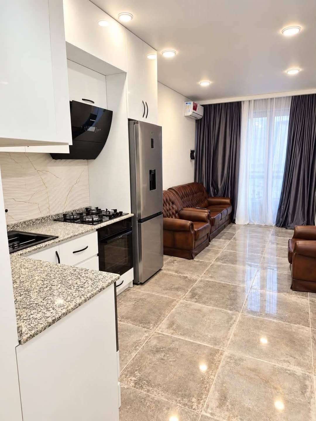 Продаётся 2-комнатная квартира, Батуми — $118,000