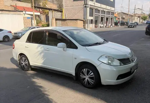 Nissan Tiida Latio