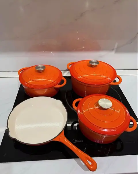 Enamelled cast iron cookware set, 4 pieces