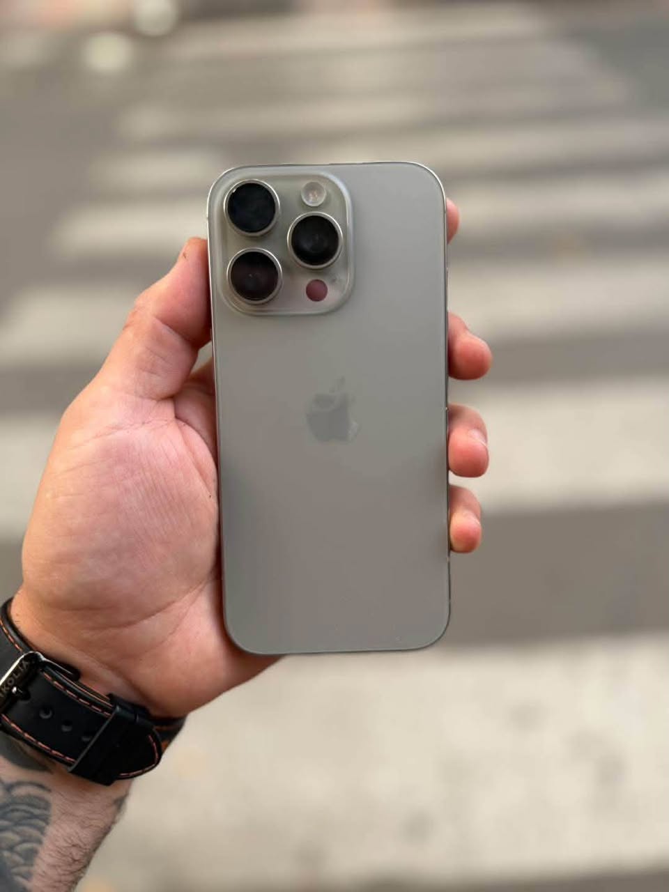 16 Pro 128GB 89% with box