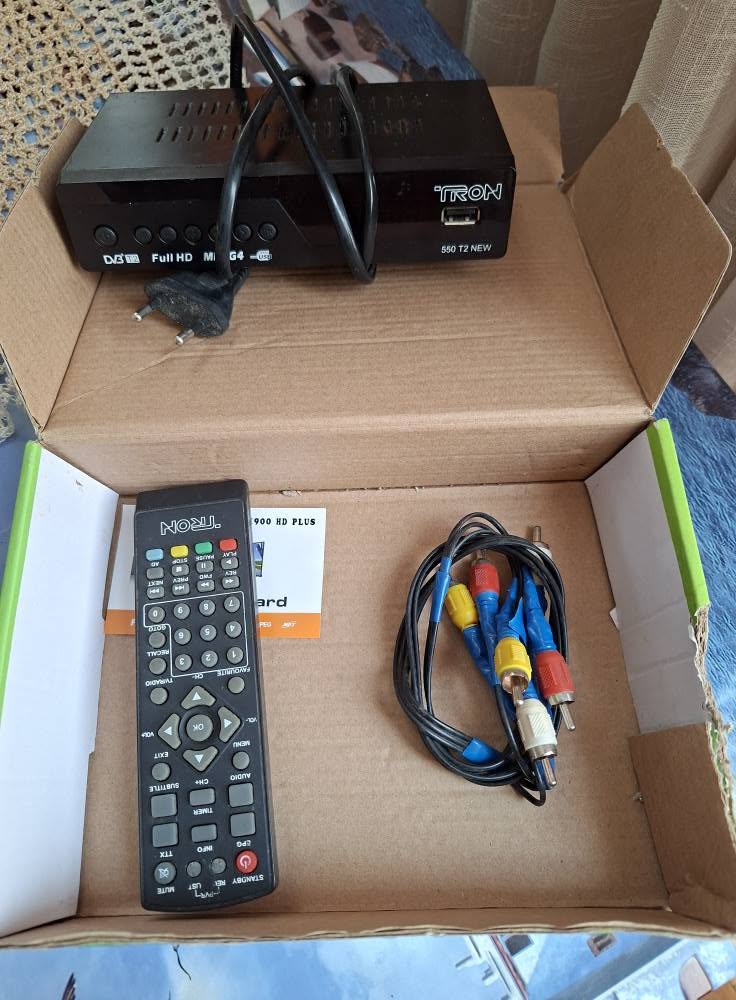 Zaqatalada "Neosat" markalı yaxşı televizor seti-boksı satılır — 20₾