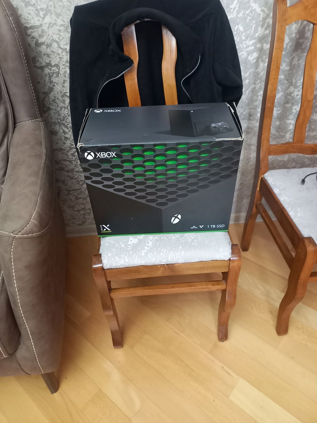 Xbox Series X 1TB ყუთით