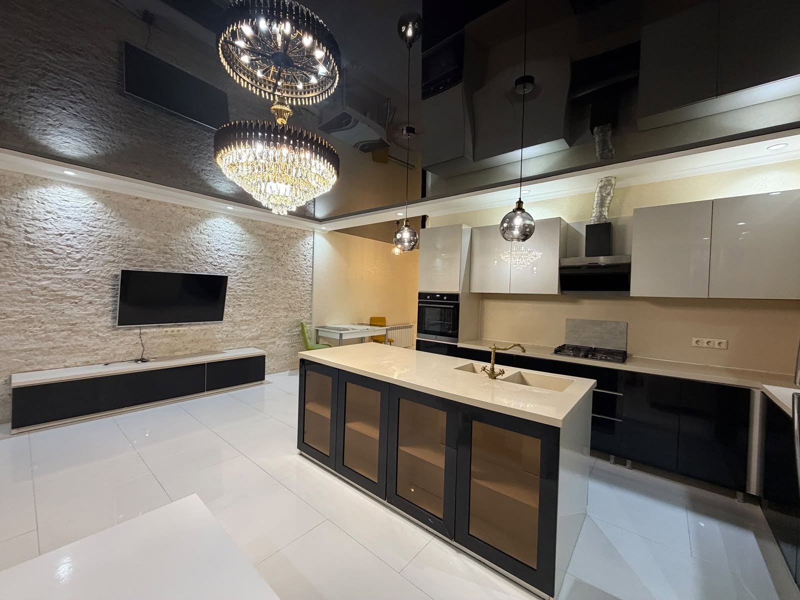 #Batumi #ForRent #4bedrooms #BatumiRent 📍 Intersection — 1,700$