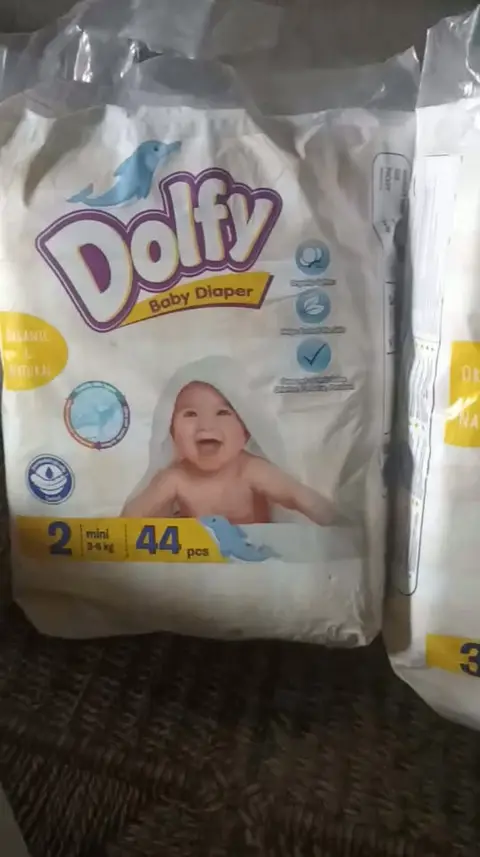 For sale at a bargain price, diapers, size 2 and 3, price 8
