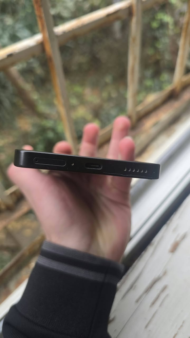 Nothing phone 3a pro 12/256 750ლარი
