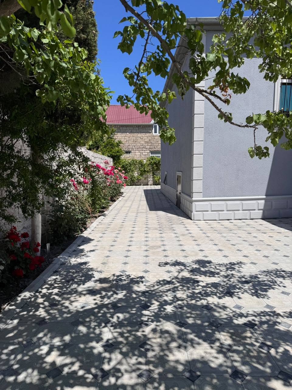 Həyat evi, Bakı - 170.000 Manat