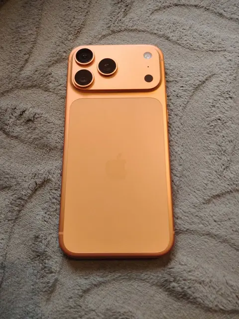 Продаётся срочно 17 Pro Max сегодня — 2,900$