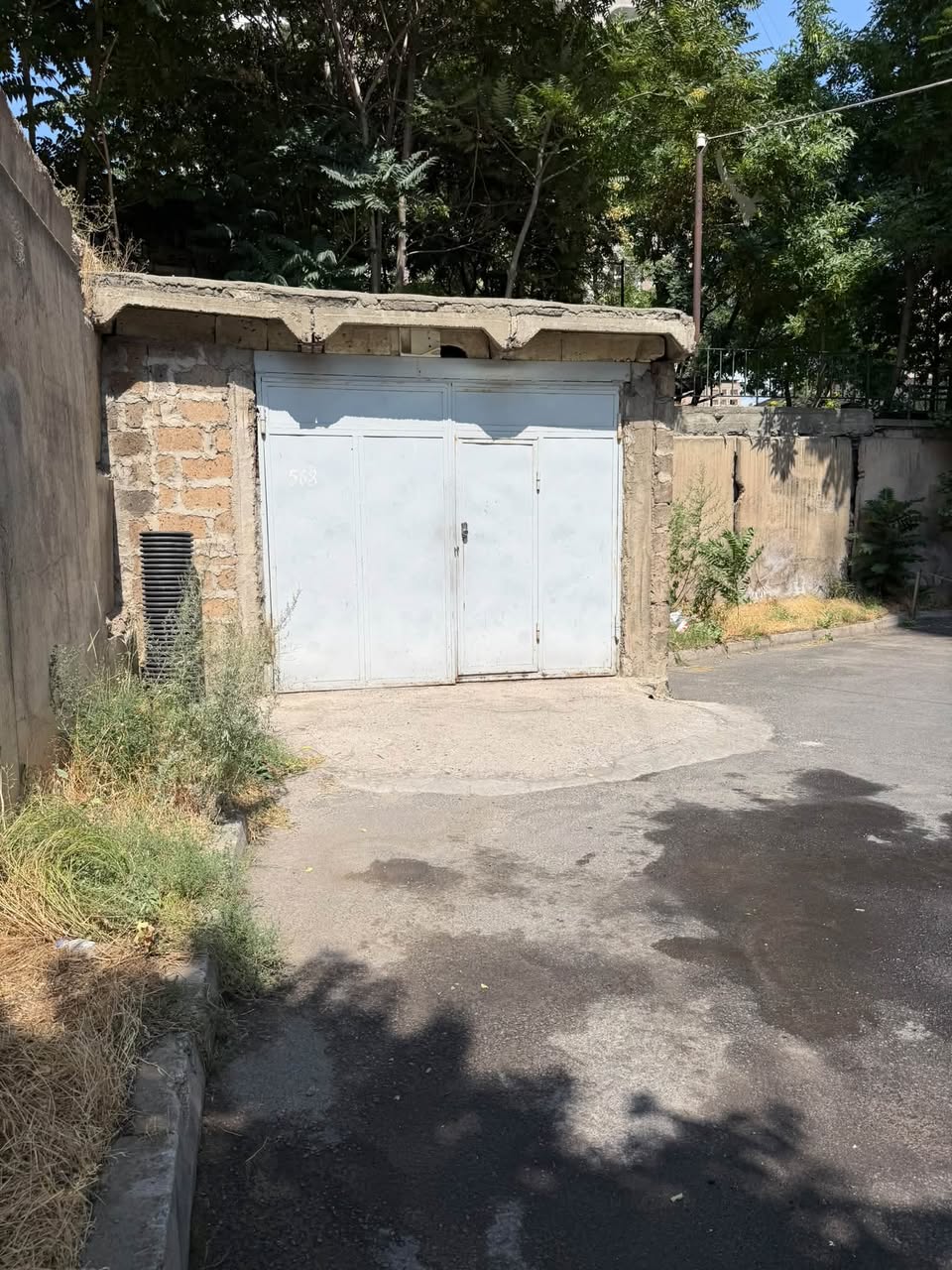 Satılır Daş Avtotəxaqə Overall sahəsi 27 km — 16,000$