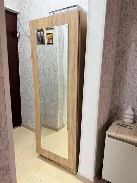 Satılık karyola ile aynalı dolap