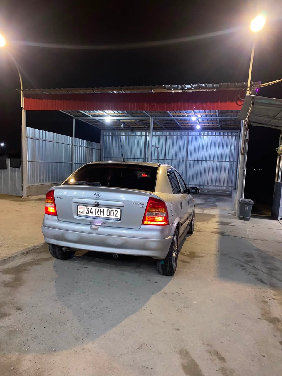 Автомобиль 1998