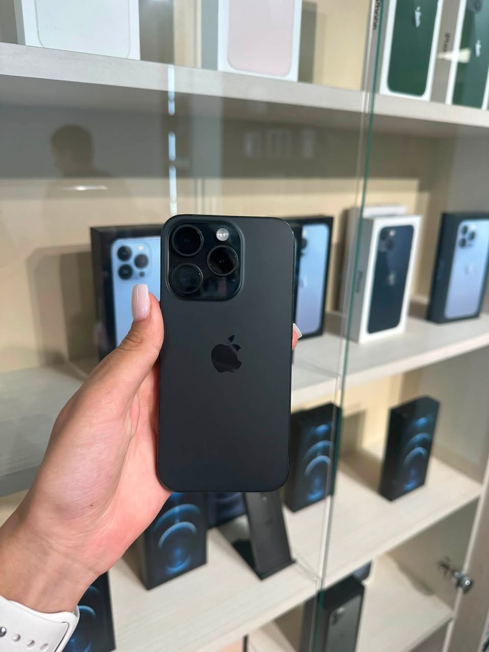 iPhone 15 Pro 128GB, battery 92%