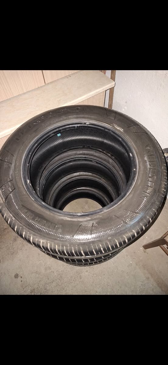 Kış lastikleri 300 lariye satılır